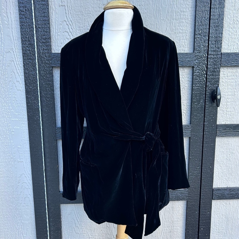 Donna Karan New York Essentials Silk Blend Black Velvet Belted Tie Wrap Coat
